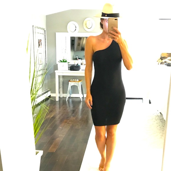 T by Alexander Wang Dresses & Skirts - T Alexander Wang black one shoulder dress XS
